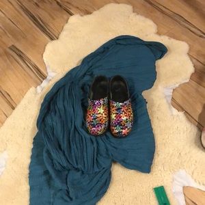 Adorable floral pattern dansko clogs